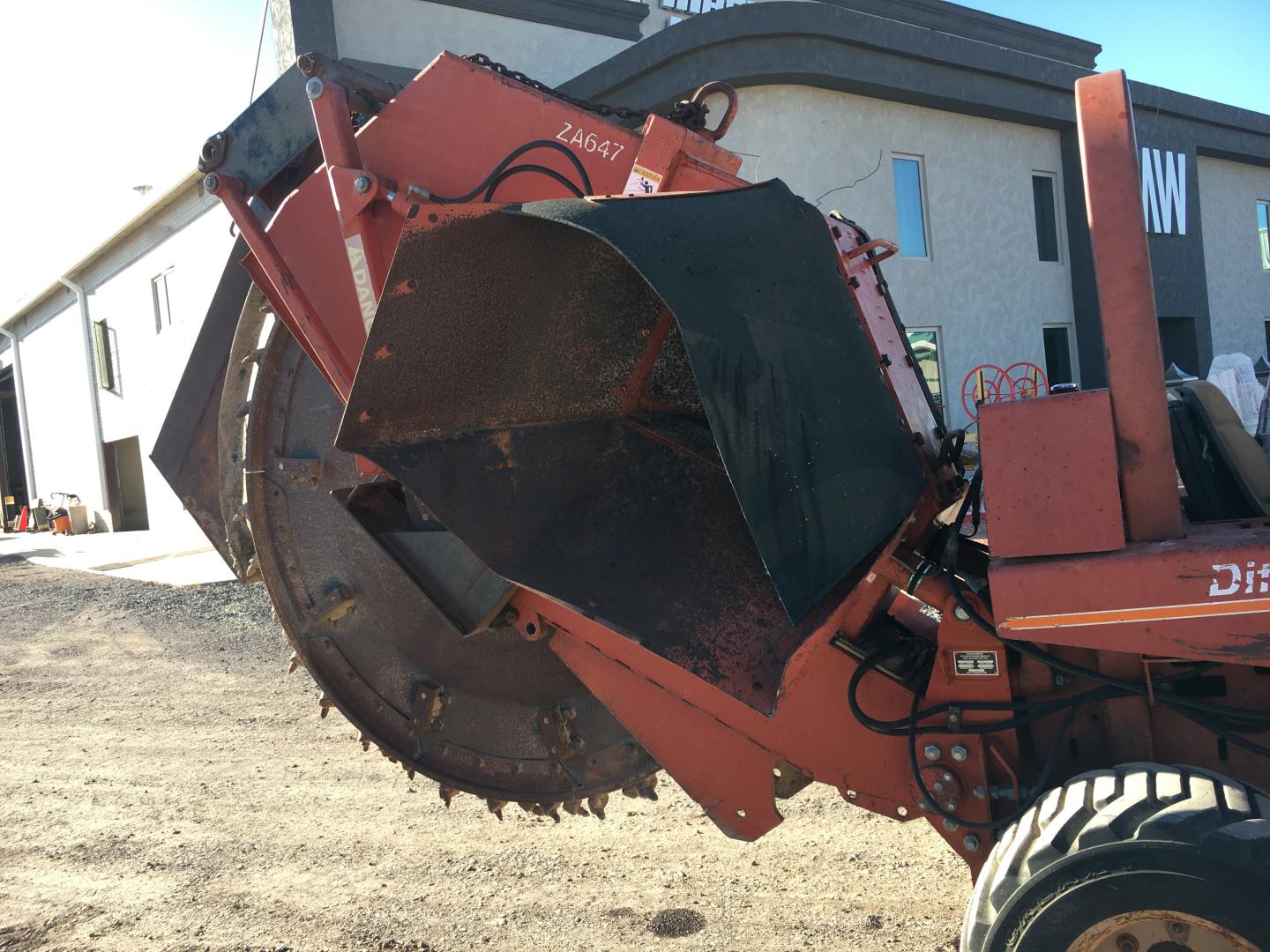 ./imagenes/INVOICE/2019/16052/ZANJADORA DITCH WITCH_6510 (38).JPG